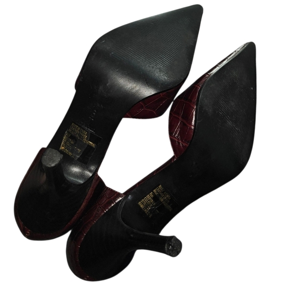 Baker's Crump Crocodile Leather Pointed Toe Heels - Picture 4 of 4